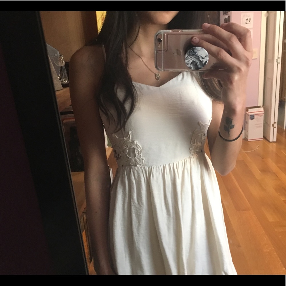 ❌SOLD❌ Cream lace detail dress